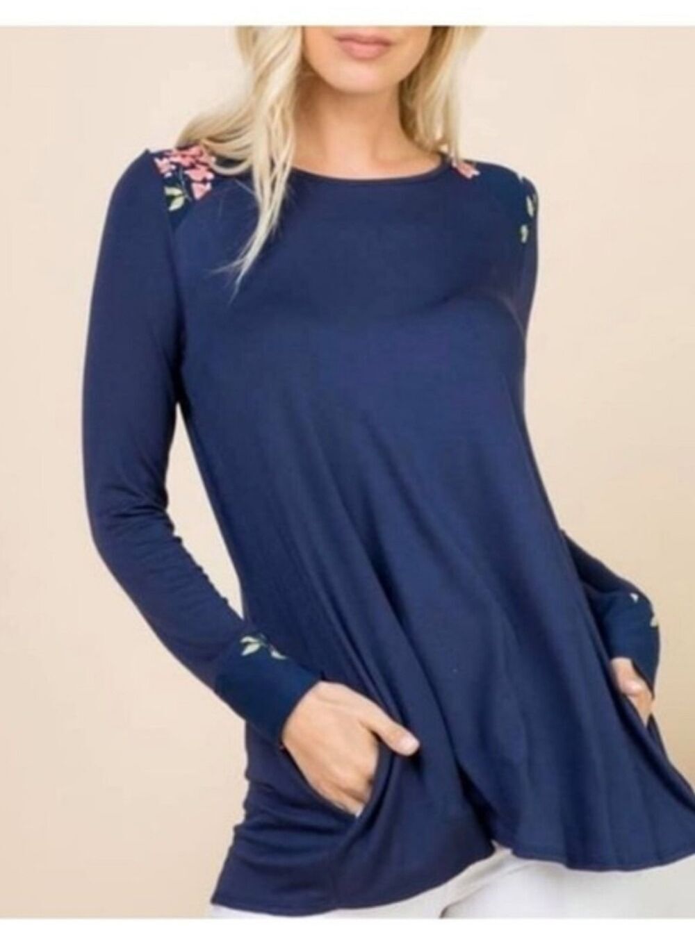 TRÏBE Long Sleeve Blue Top With Floral Contrast & Side Pockets Size Small NWT